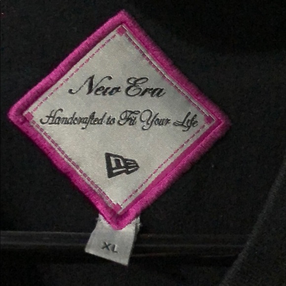 New Era T-shirt - Picture 3 of 4